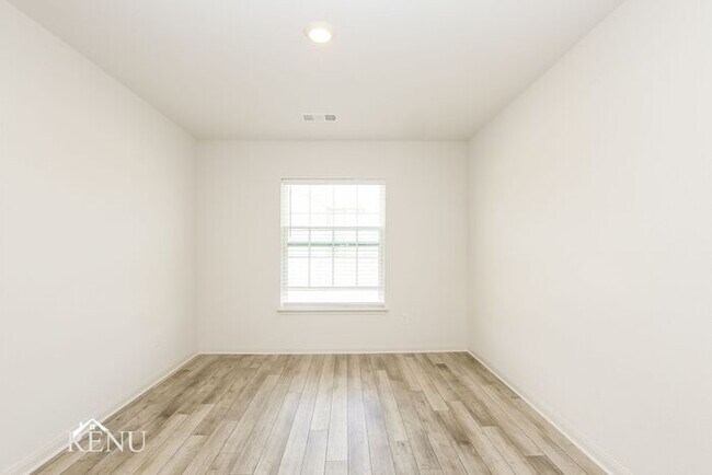 Building Photo - Coming Soon!