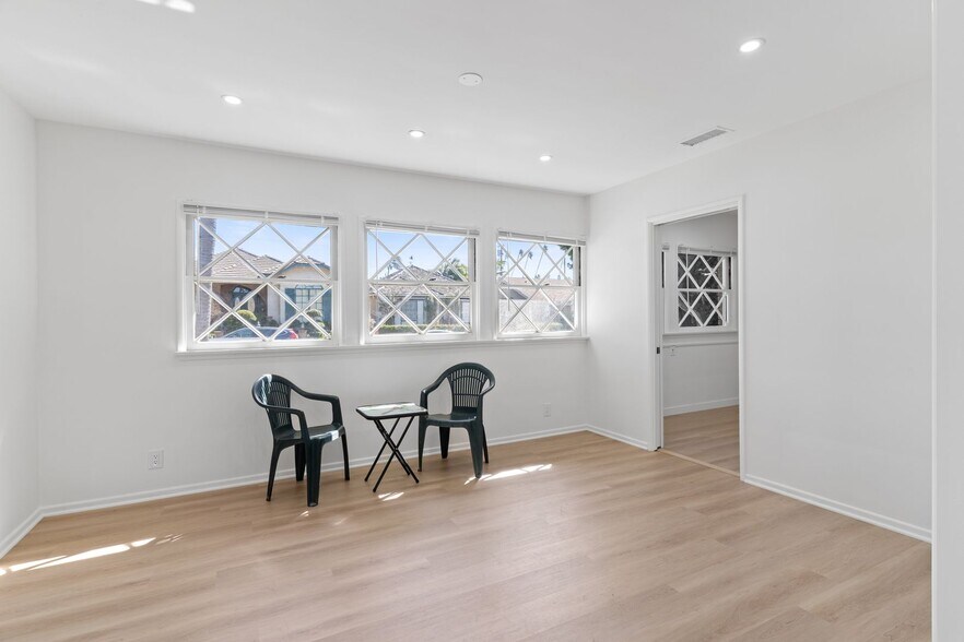 Building Photo - 237 Belmont Ave