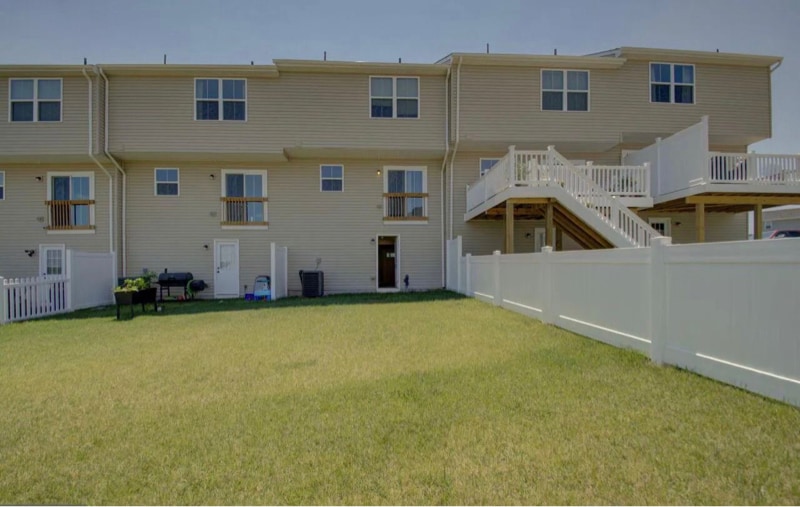Building Photo - 28 Sebago Pl