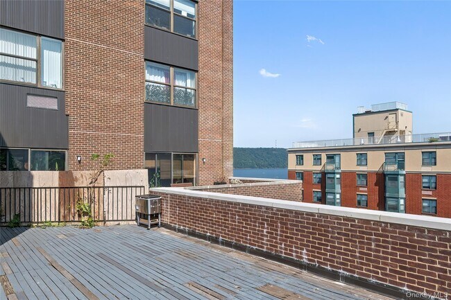 Building Photo - 23 Water Grant St