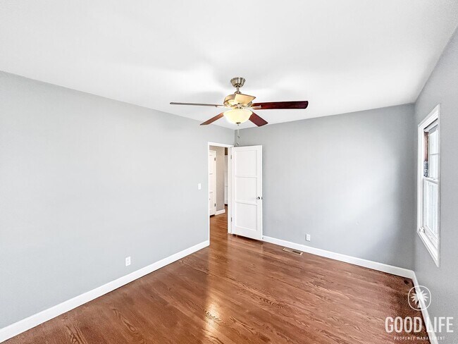 Building Photo - Beautiful 4BD/2.5 BA W/ Updated Bathrooms, A/C, and a Large Backyard in El Cerrito!