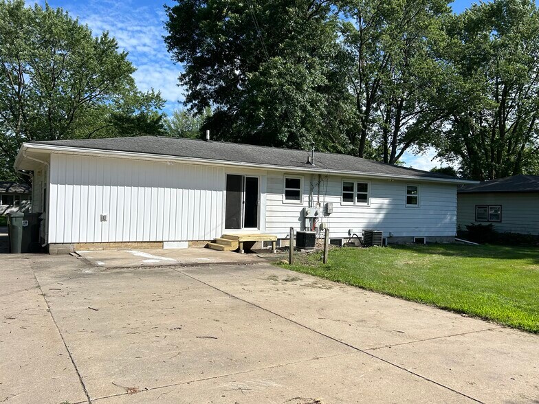 Building Photo - 1421 Starbeck Cir