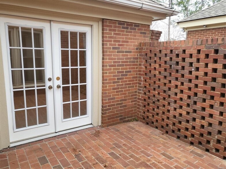 Building Photo - 1516 Charleton Dr