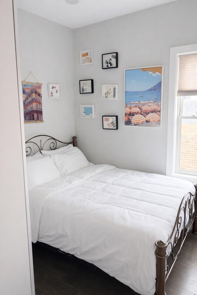 Building Photo - 192 Congress St