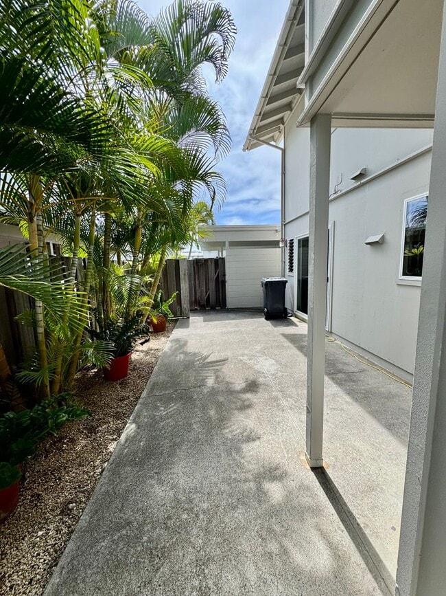 Building Photo - 3/2.5/2 Townhome located in Kuapa Isle, on...