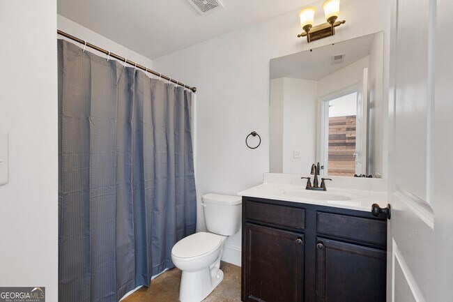 Building Photo - 215 Arthur Hills Dr