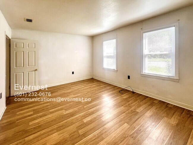 Building Photo - 1320 Adams St