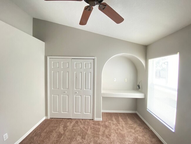 Building Photo - ? Freshly Updated Home Minutes from Disney...