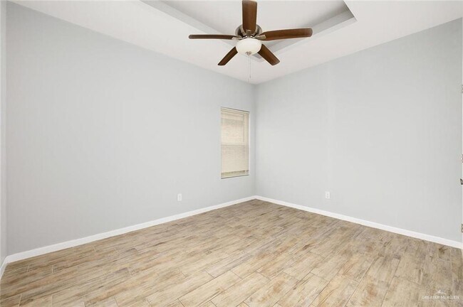 Building Photo - 9 Valeria St