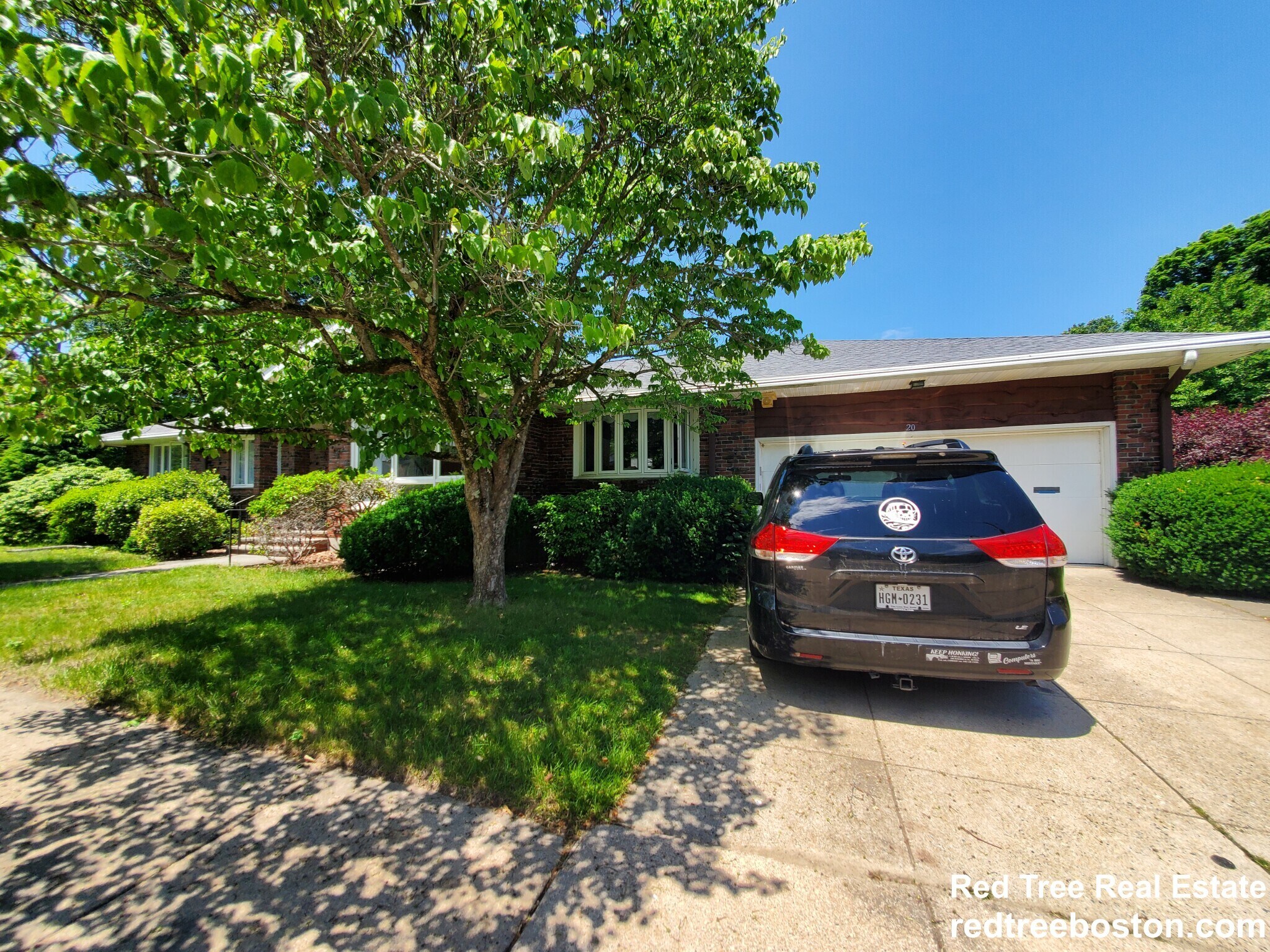 Building Photo - 20 Mossdale Rd