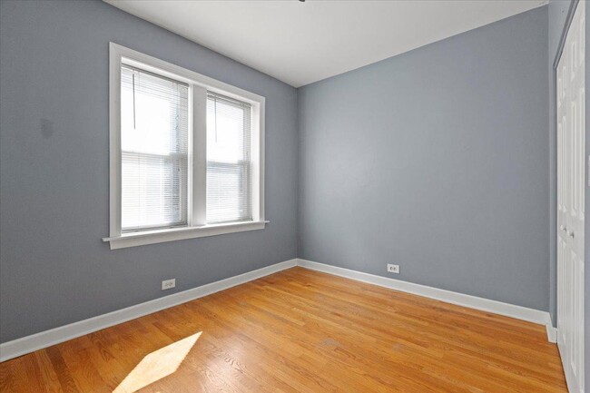 Building Photo - 2 bedroom in Chicago IL 60647