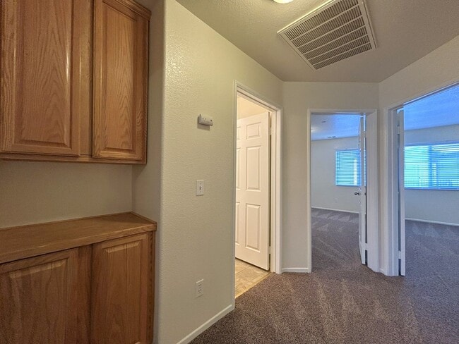 Building Photo - Two-Story 3-Bedroom Condo in Orange Gardens HOA!