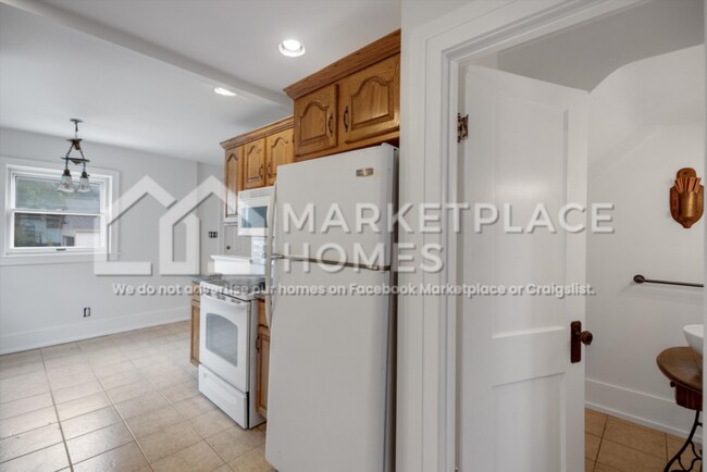 Building Photo - 509 S Pleasant St