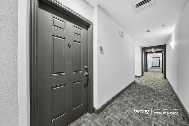 Building Photo - 2421 NE 65th St