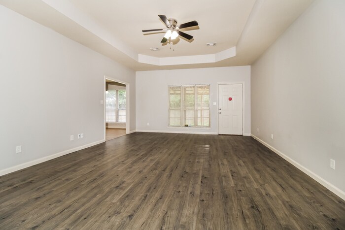 Building Photo - 362 Meadow Creek Dr