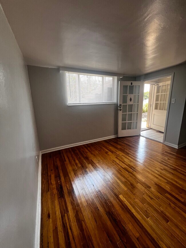 Building Photo - 6th Avenue Apartments