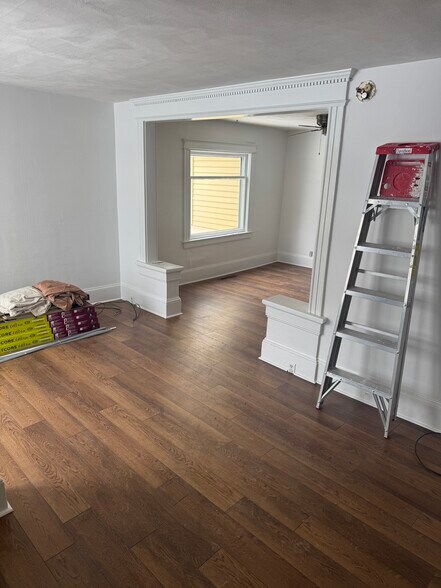 Building Photo - 222 W 3rd St