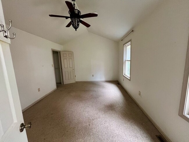 Building Photo - Townhome in a Great Community! 3bd/2.5ba