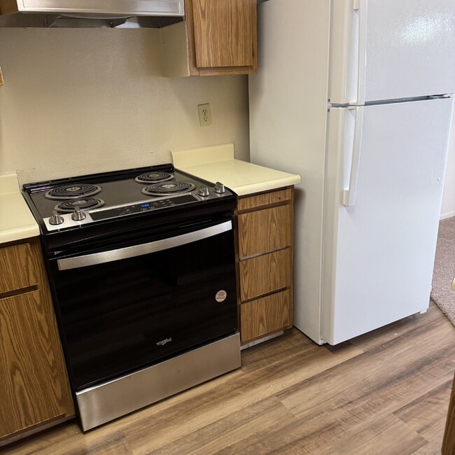 Building Photo - Stonegate living