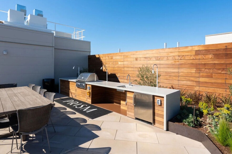 Building Photo - 50 Rogers St