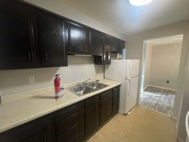 Building Photo - 1502 Radford Rd