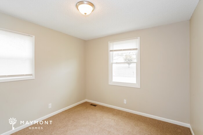 Building Photo - 3935 Crouch Dr