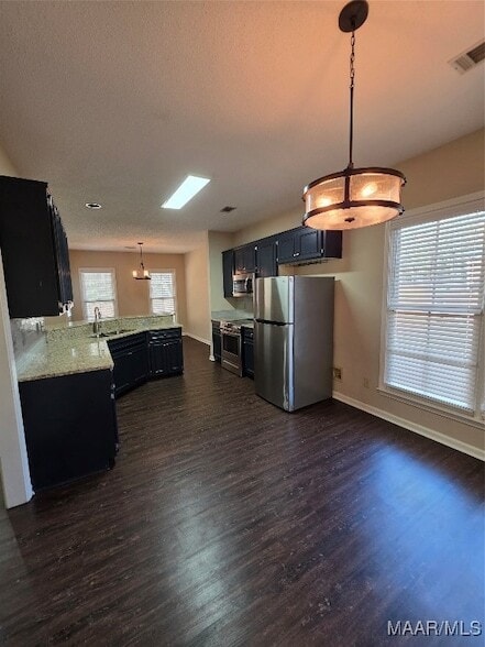 Building Photo - 2230 Kingsbury Dr