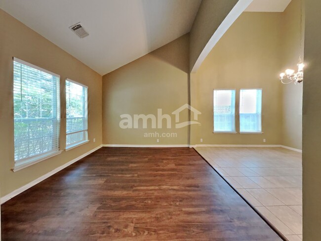 Building Photo - 12919 Palm Leaf Ct
