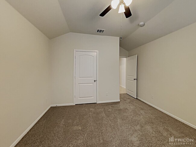 Building Photo - 840 Watson Wy