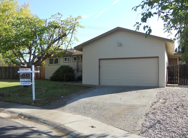 Primary Photo - Huge Backyard in Folsom!