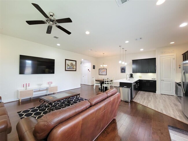 Building Photo - 1842 Parana Dr