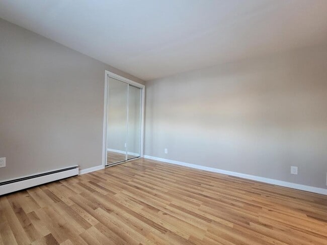 Building Photo - 67 Plum St