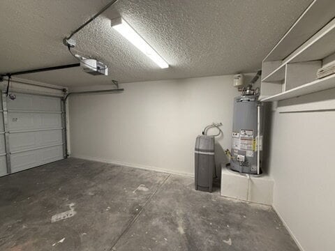 Building Photo - 3 bed 2 bath with garage $1,350 Rent