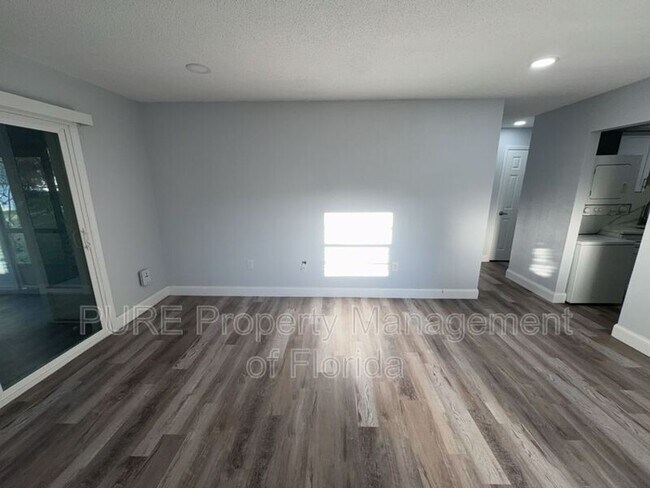 Building Photo - 1610 SE 25th St