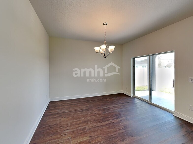 Building Photo - 1259 Sky Lks Dr