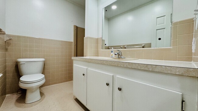 Building Photo - 815 W Palmetto St