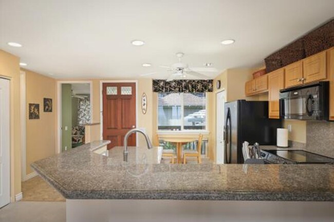 Building Photo - Alii Cove - Furnished 2 Bedroom + Den / 2 ...