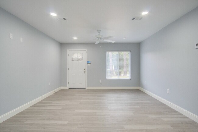 Building Photo - Updated 2BR/2BA Home Near Cordova Mall – Modern Updates & Convenient Location