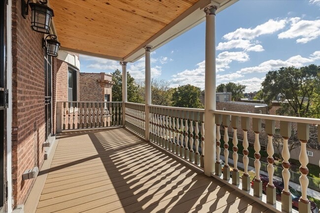 Building Photo - 442-444 E 48th St