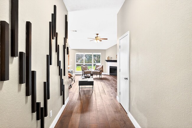 Building Photo - 2230 Howell Ave