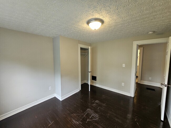 Building Photo - 241 Brehl Ave
