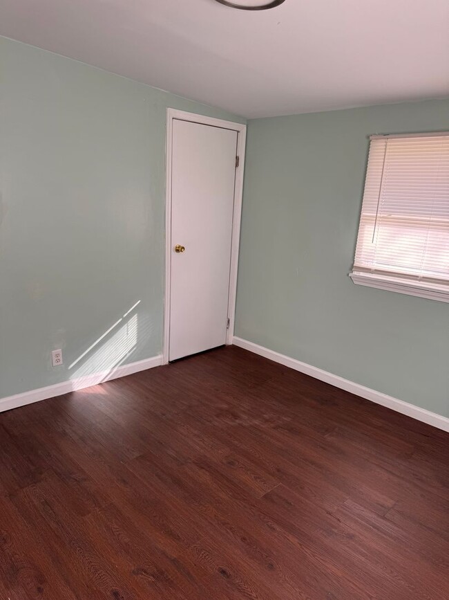 Building Photo - 13 McKinley St