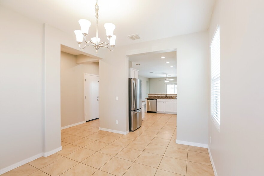 Building Photo - 4887 S 245th Ln