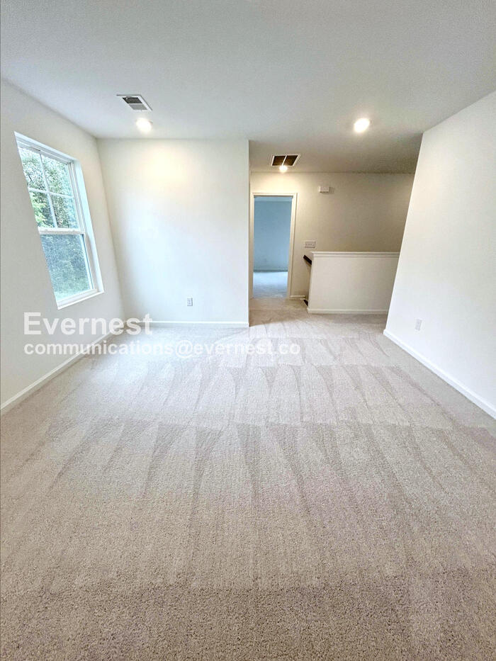 Building Photo - 627 Roy Adams Rd