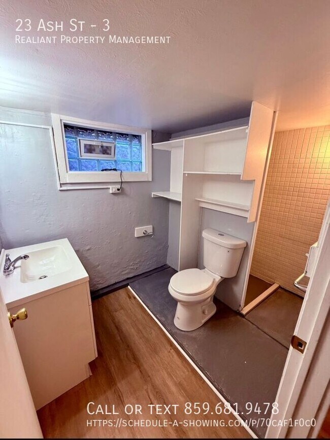 Building Photo - 23 Ash St