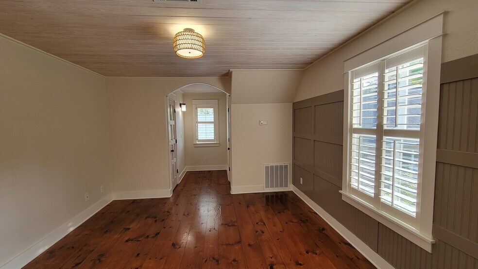 Building Photo - 45 S Blue Heron Dr
