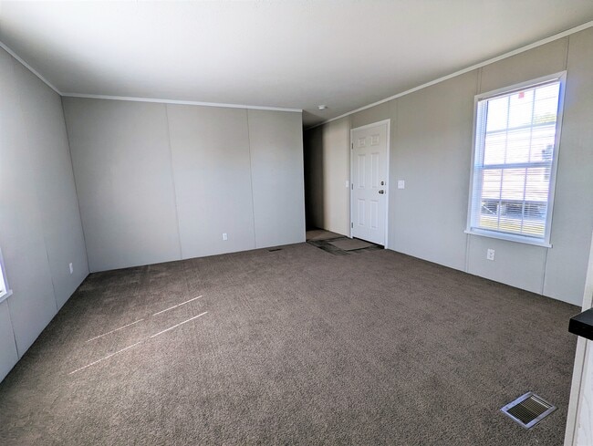 Building Photo - 554 Delaware