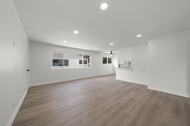 Building Photo - 3444 E Wilton St