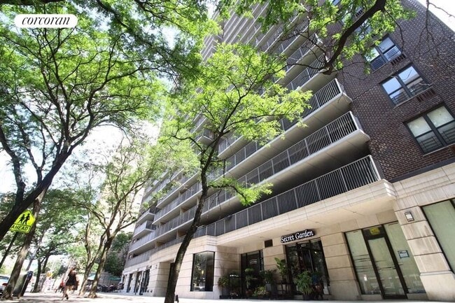 Building Photo - 621 Amsterdam Ave