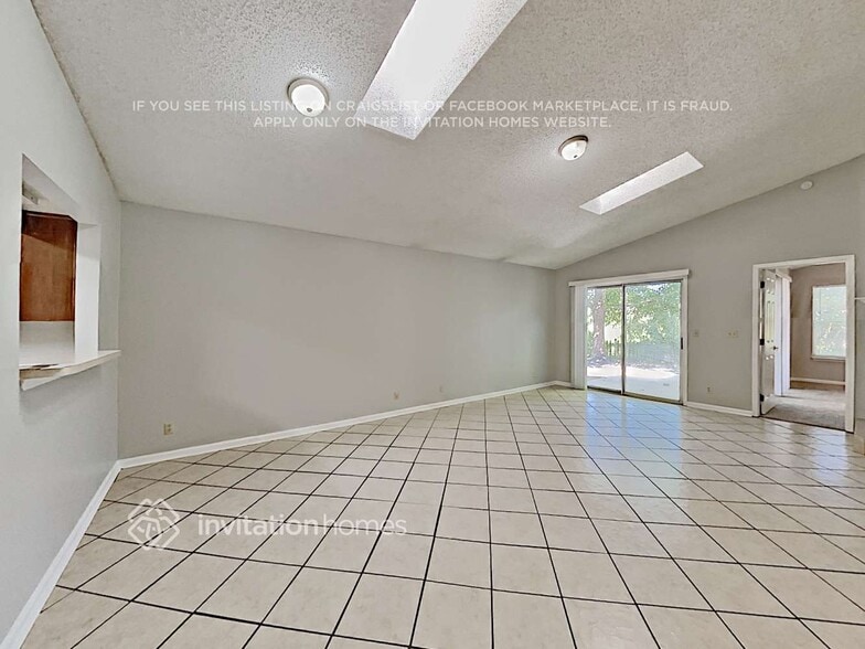 Building Photo - 385 Filmore Dr
